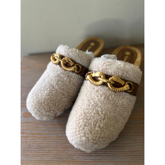 Tory Burch Shearling Clogs Women’s Size 9 Jessa Mules Tan Beige Gold Chain Shoes - Picture 5 of 15